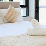 Rosebery Near Airport & Train & Shops